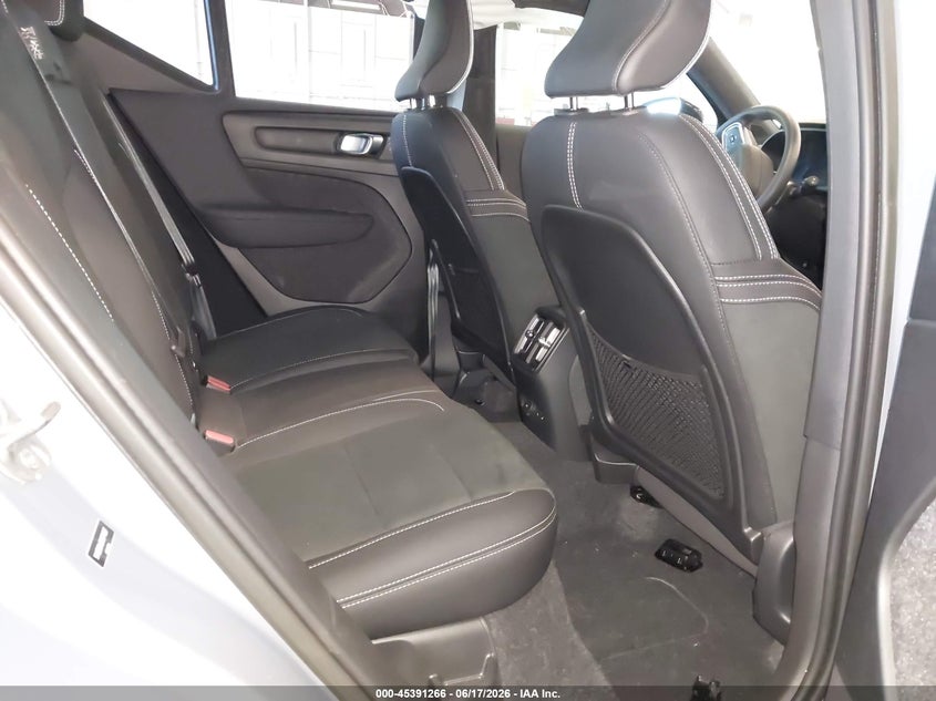 2023 VOLVO XC40 RECHARGE PURE ELECTRIC auction photo 8