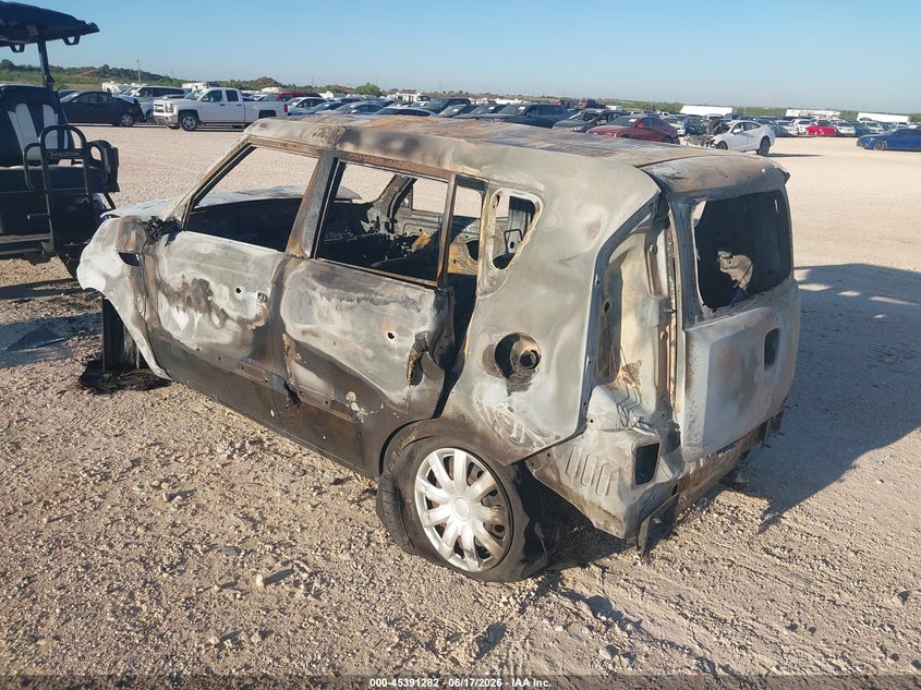 2013 KIA SOUL auction photo 3