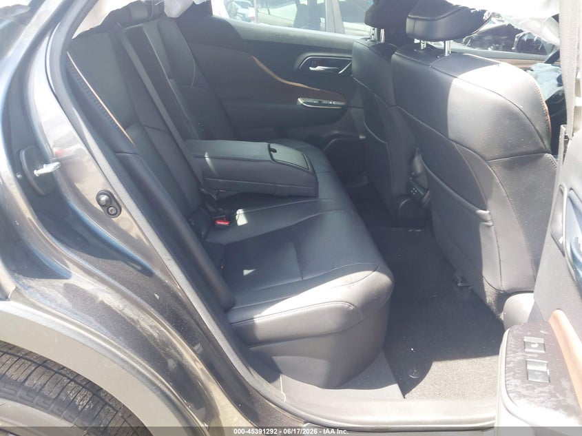 2023 TOYOTA CROWN auction photo 8