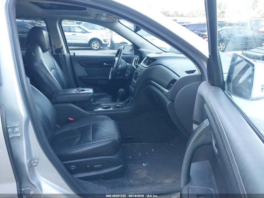 2017 CHEVROLET TRAVERSE auction photo 5