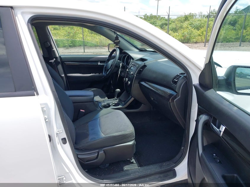 2011 KIA SORENTO auction photo 5