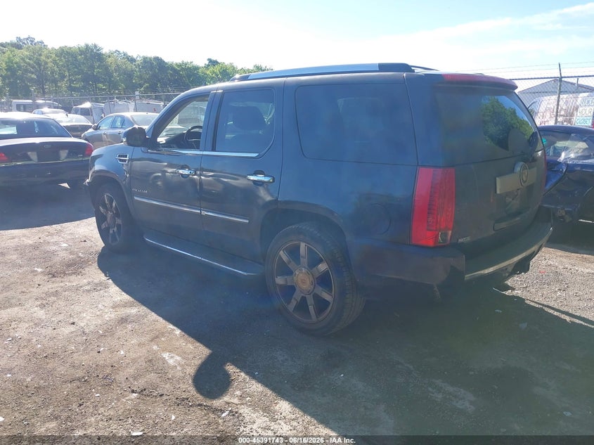 2011 CADILLAC ESCALADE auction photo 3