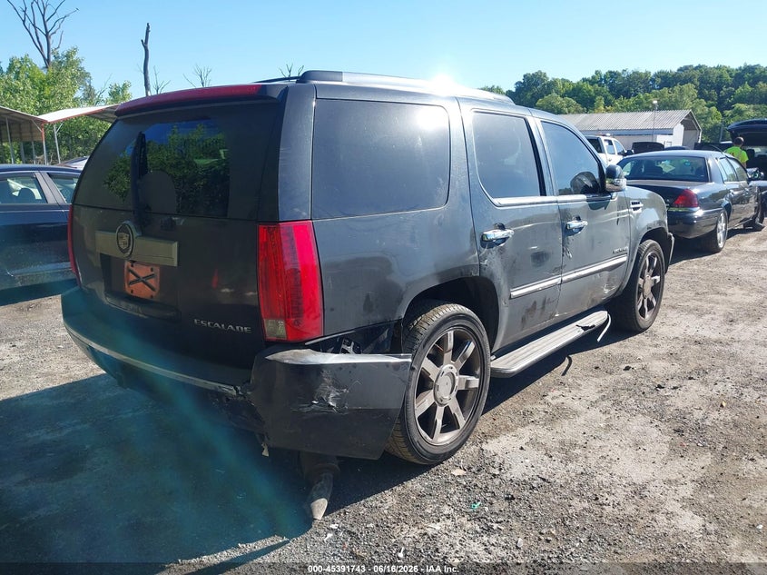 2011 CADILLAC ESCALADE auction photo 4