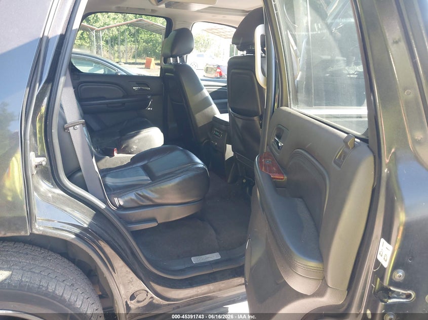 2011 CADILLAC ESCALADE auction photo 8