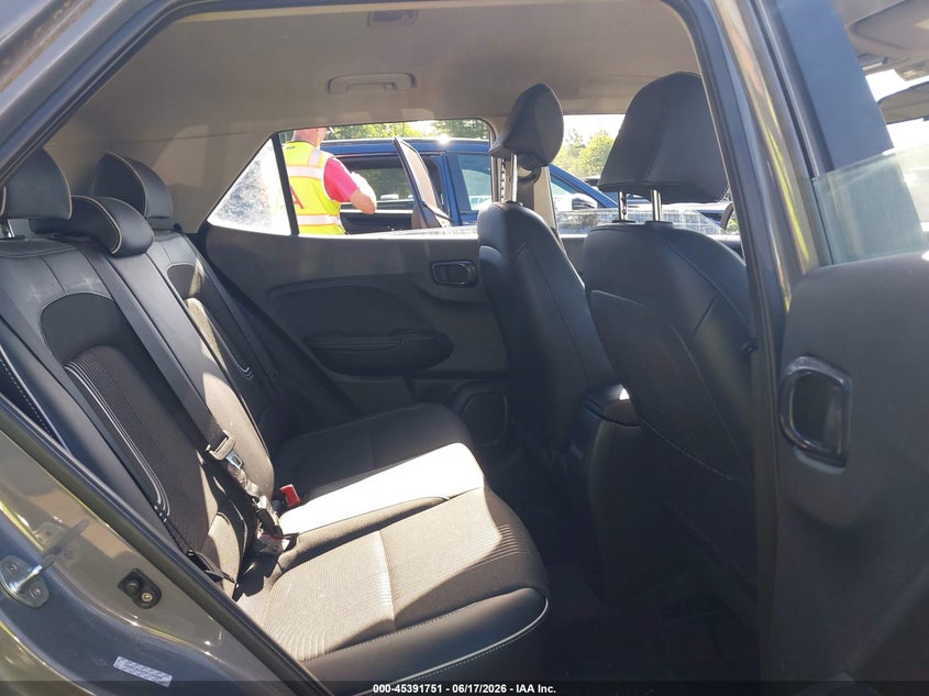 2022 Hyundai Venue Limited VIN: KMHRC8A32NU166005 Lot: 45391751