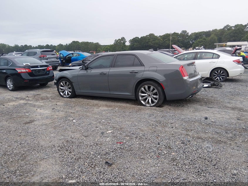 2019 CHRYSLER 300 auction photo 3