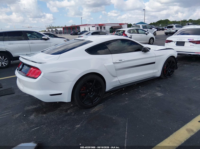 2020 FORD MUSTANG auction photo 4