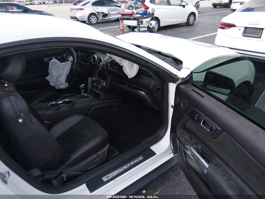 2020 FORD MUSTANG auction photo 5