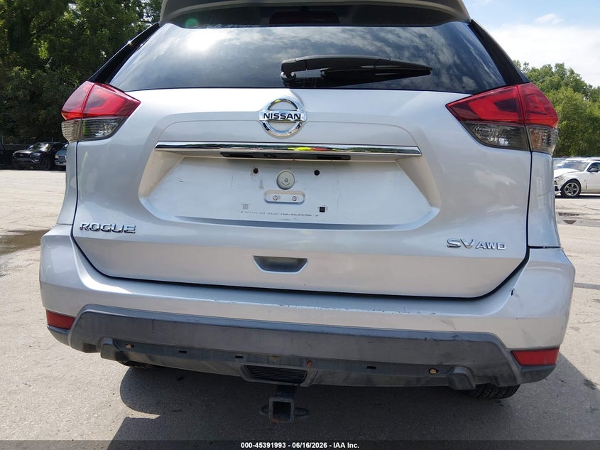 VIN KNMAT2MV8HP578833 2017 NISSAN ROGUE SV