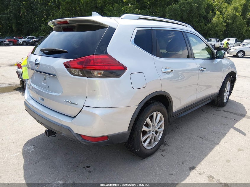 VIN KNMAT2MV8HP578833 2017 NISSAN ROGUE SV