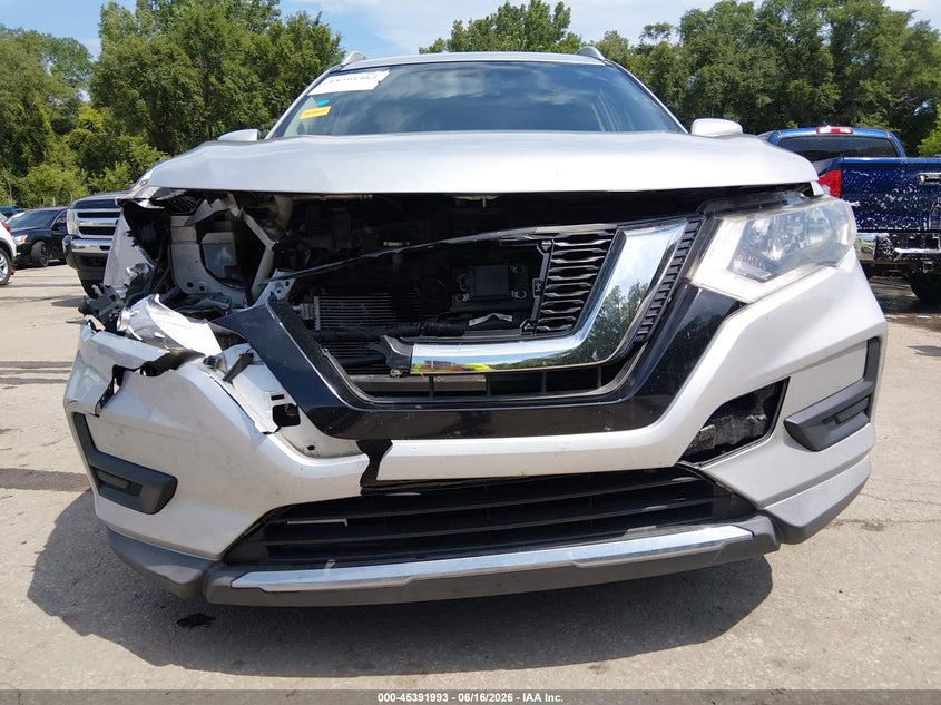 VIN KNMAT2MV8HP578833 2017 NISSAN ROGUE SV