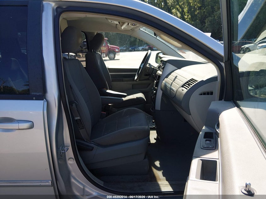 2008 DODGE GRAND CARAVAN auction photo 5