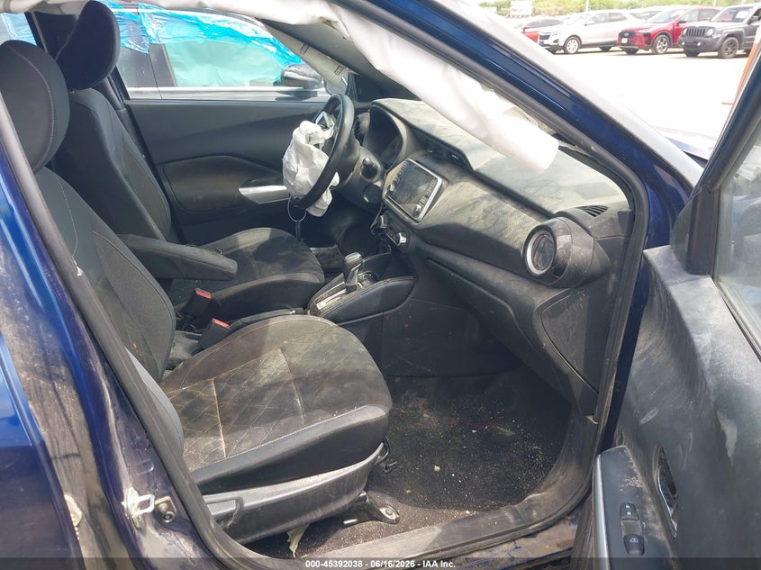 VIN 3N1CP5CU1KL515568 2019 NISSAN KICKS SV