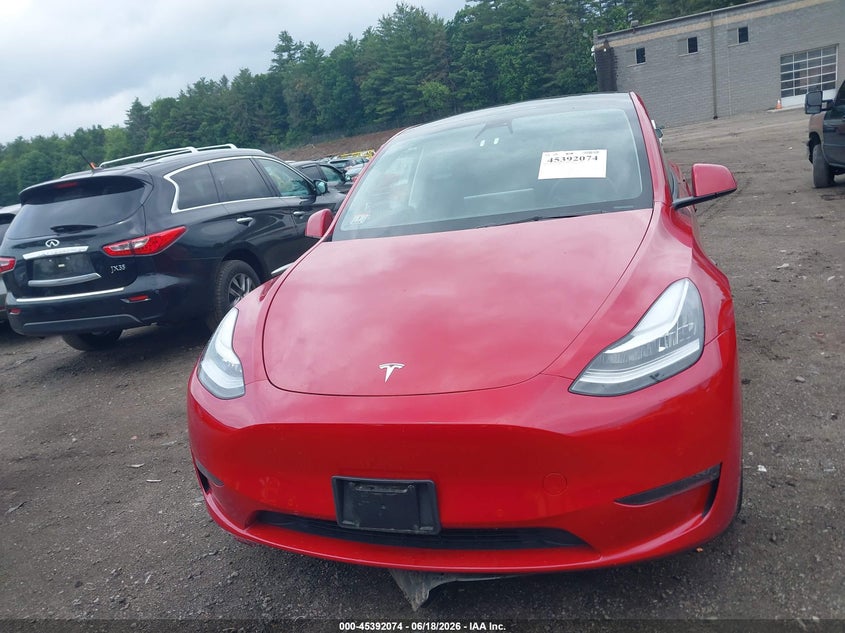 2022 Tesla Model Y Long Range Dual Motor All-Wheel Drive VIN: 7SAYGAEE0NF392210 Lot: 45392074