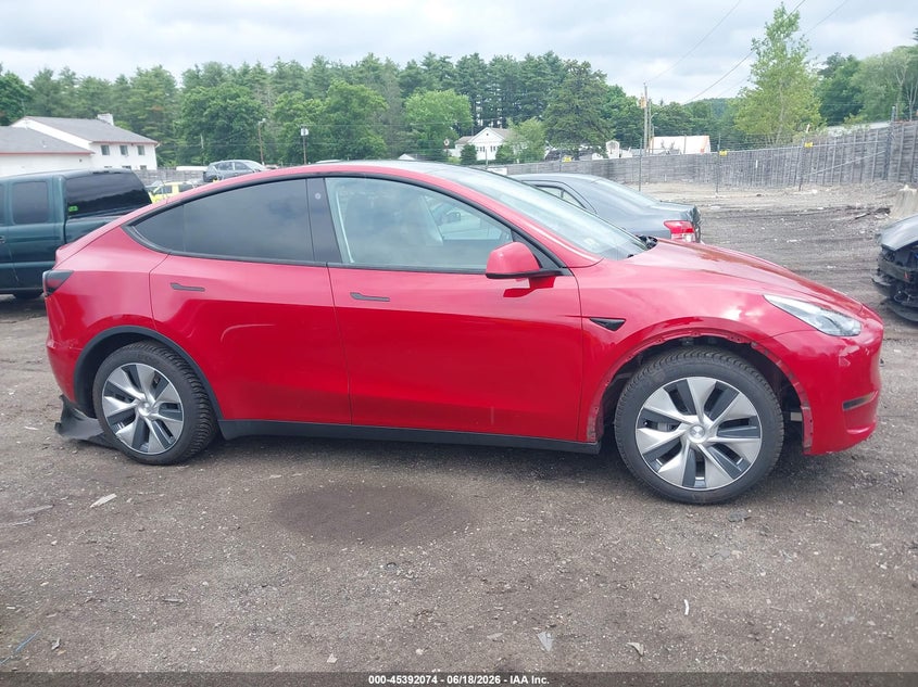 2022 Tesla Model Y Long Range Dual Motor All-Wheel Drive VIN: 7SAYGAEE0NF392210 Lot: 45392074