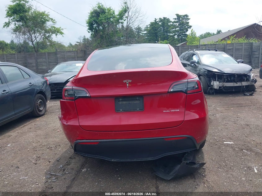 2022 Tesla Model Y Long Range Dual Motor All-Wheel Drive VIN: 7SAYGAEE0NF392210 Lot: 45392074