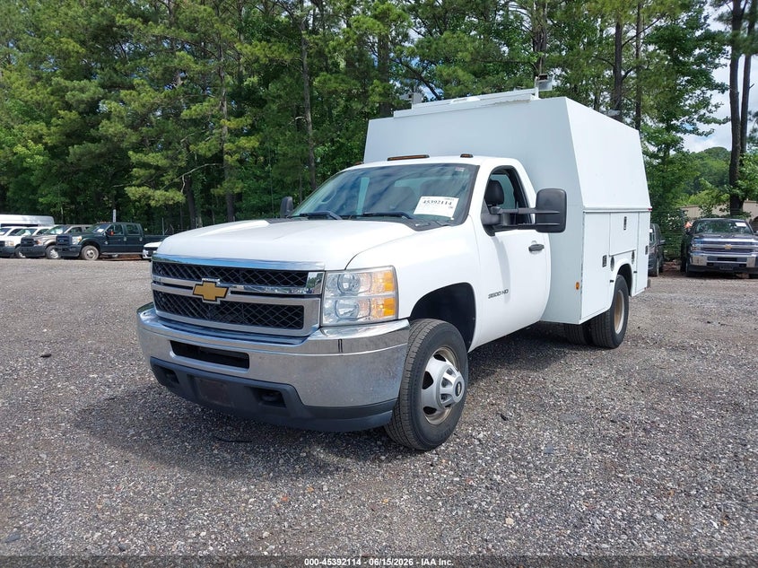 2012 CHEVROLET SILVERADO 3500HD CHASSIS auction photo 2
