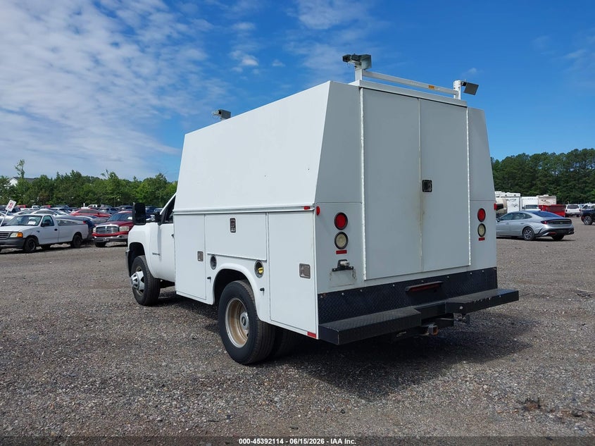 2012 CHEVROLET SILVERADO 3500HD CHASSIS auction photo 3