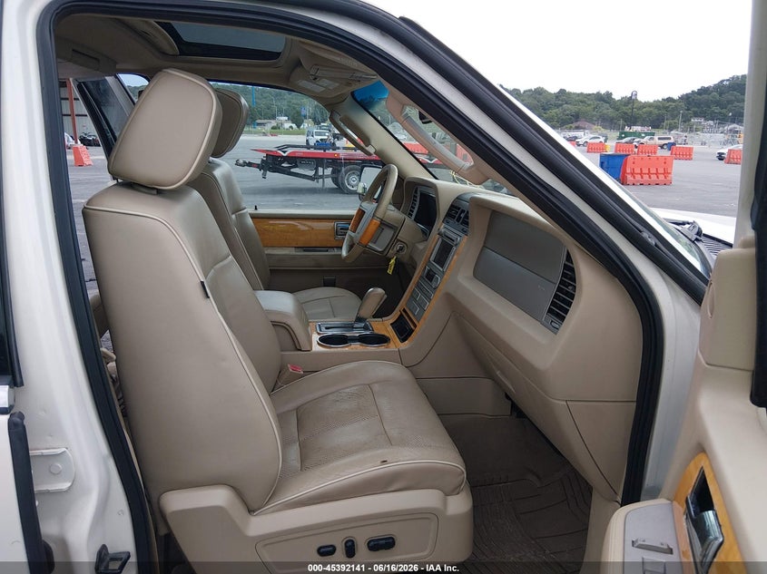 2007 LINCOLN NAVIGATOR auction photo 5