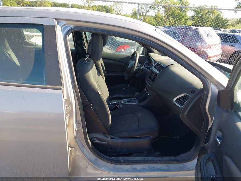 2013 DODGE AVENGER auction photo 5