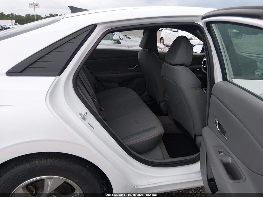 AtlanticExpress - Hyundai Elantra