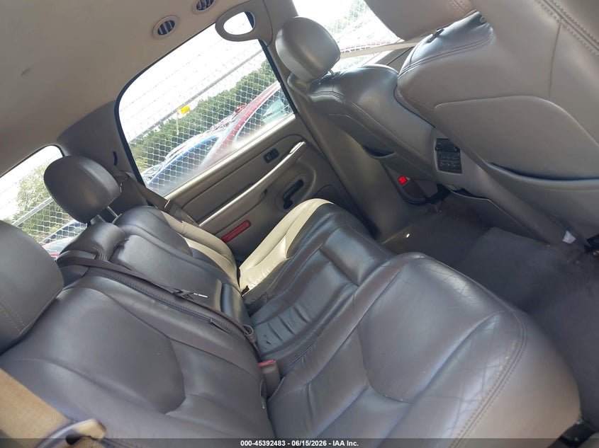 2004 CHEVROLET TAHOE auction photo 8