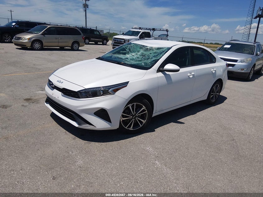 2023 KIA FORTE auction photo 2