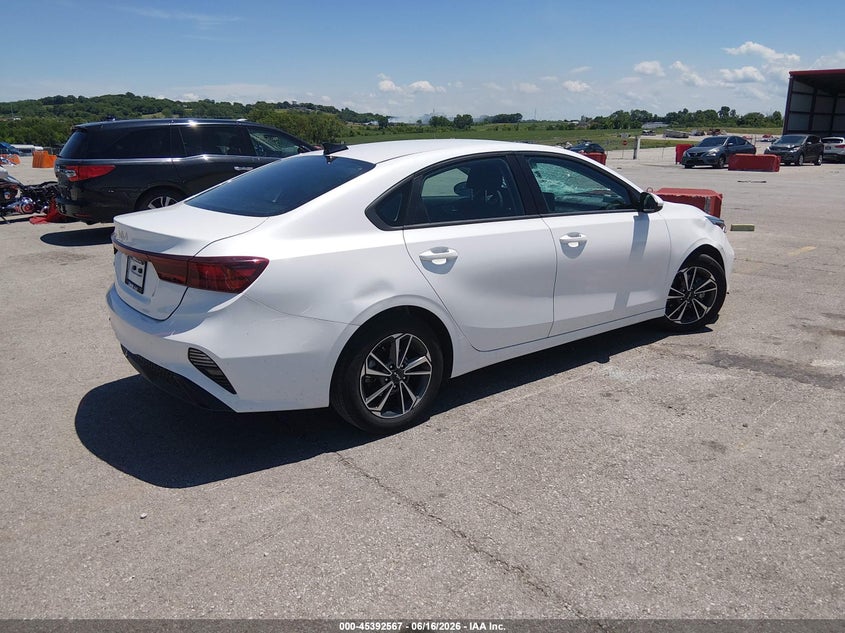 2023 KIA FORTE auction photo 4