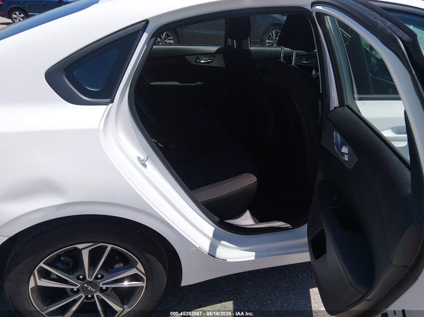 2023 KIA FORTE auction photo 8