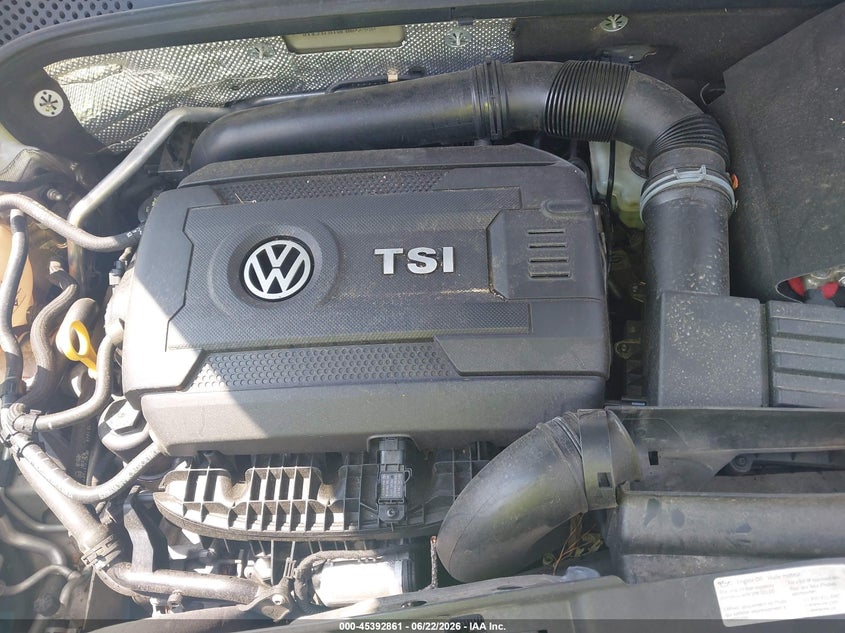 2015 Volkswagen Beetle 1.8T Classic VIN: 3VW517AT6FM822440 Lot: 45392861