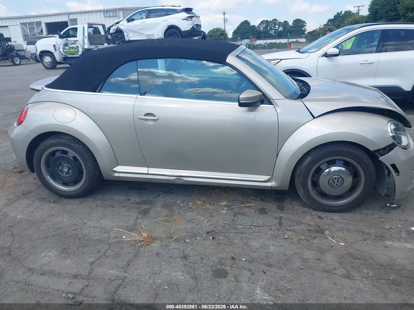 2015 Volkswagen Beetle 1.8T Classic VIN: 3VW517AT6FM822440 Lot: 45392861