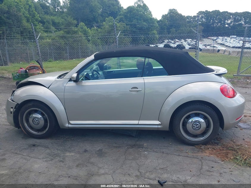 2015 Volkswagen Beetle 1.8T Classic VIN: 3VW517AT6FM822440 Lot: 45392861