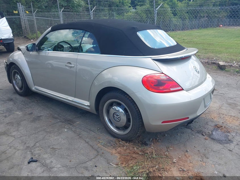 2015 Volkswagen Beetle 1.8T Classic VIN: 3VW517AT6FM822440 Lot: 45392861