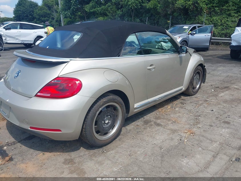 2015 Volkswagen Beetle 1.8T Classic VIN: 3VW517AT6FM822440 Lot: 45392861