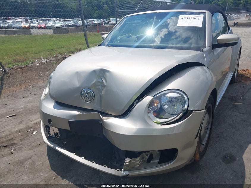 2015 Volkswagen Beetle 1.8T Classic VIN: 3VW517AT6FM822440 Lot: 45392861
