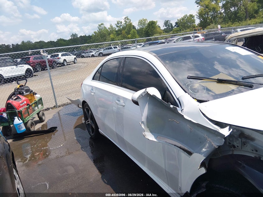 2019 Mercedes-Benz A 220 4Matic VIN: WDD3G4FBXKW016527 Lot: 45392896