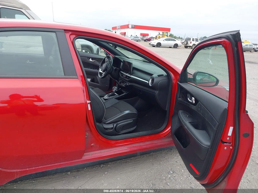 2024 KIA FORTE auction photo 5