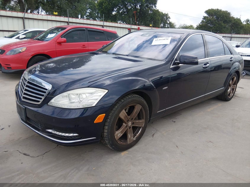 MERCEDES-BENZ S 550 2012 VIN WDDNG7DB2CA425343