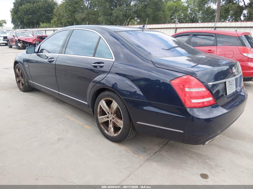 MERCEDES-BENZ S 550 2012 VIN WDDNG7DB2CA425343