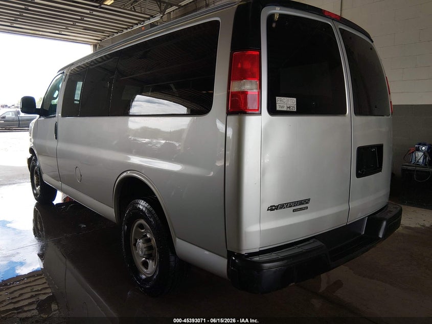2016 CHEVROLET EXPRESS 2500 auction photo 3