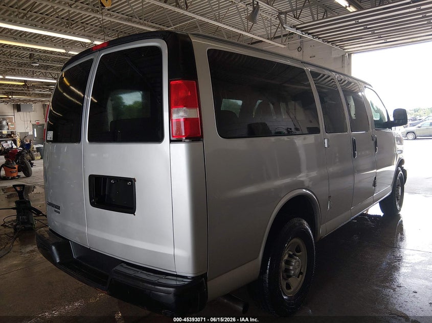 2016 CHEVROLET EXPRESS 2500 auction photo 4