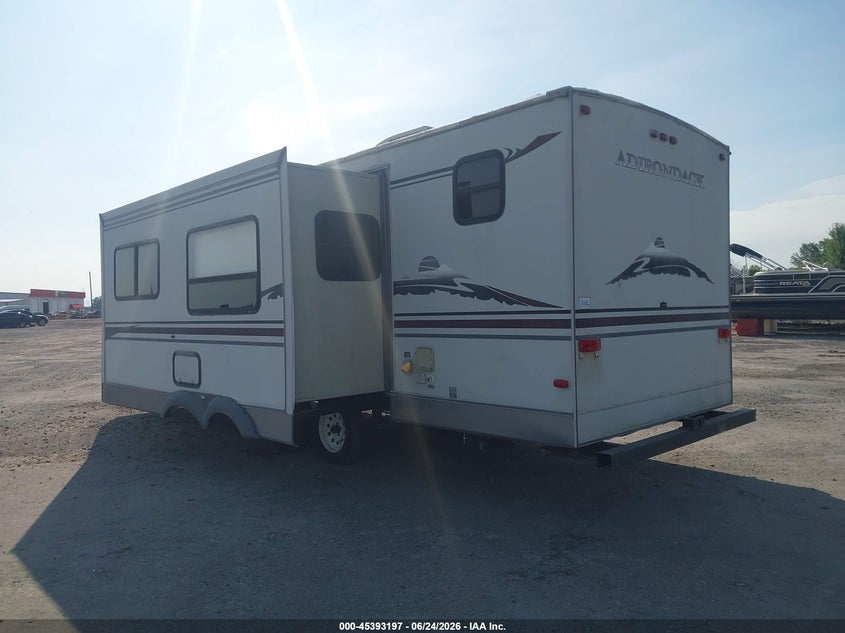 2005 DUTCHMEN ADIRONDACK 27FB auction photo 3