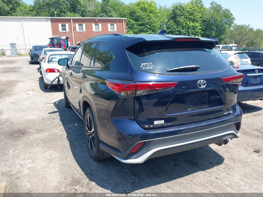 2021 TOYOTA HIGHLANDER auction photo 3