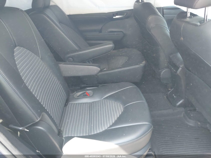 2021 TOYOTA HIGHLANDER auction photo 8