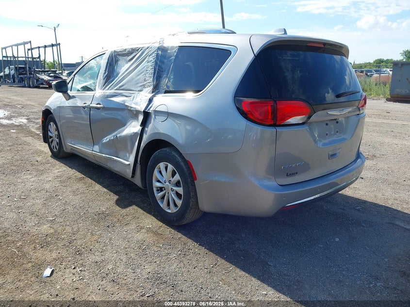 Vin: 2c4rc1eg9hr851385, lot: 45891281, chrysler pacifica touring-l plus 20173