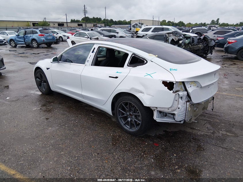 2018 TESLA MODEL 3 auction photo 3