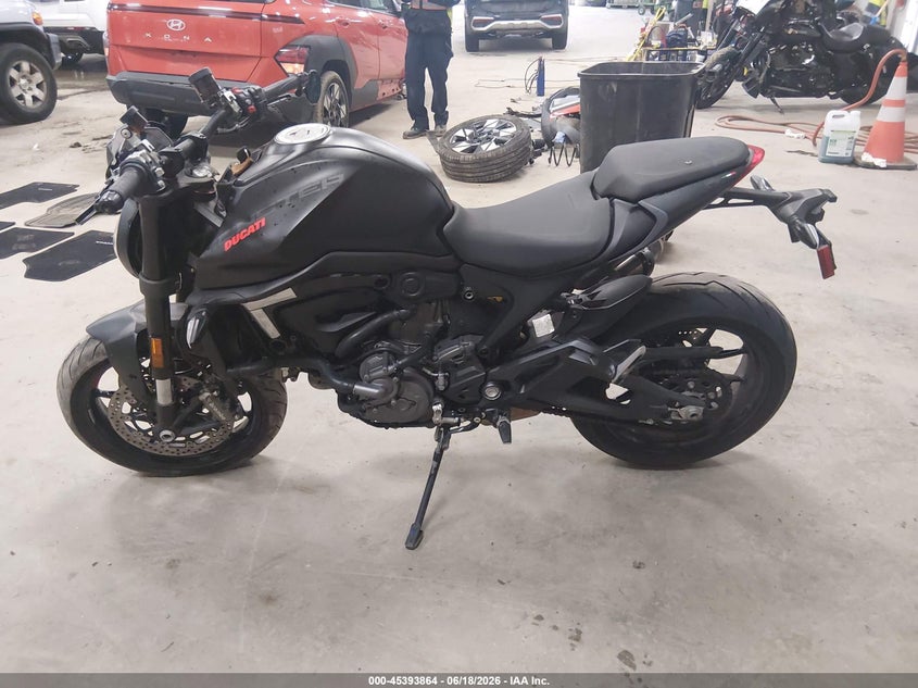 2023 Ducati Monster VIN: ZDMMAMDT5PB008205 Lot: 45393864