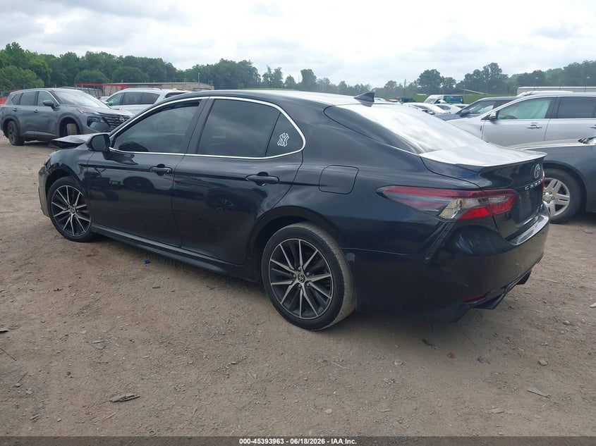 2021 TOYOTA CAMRY auction photo 3