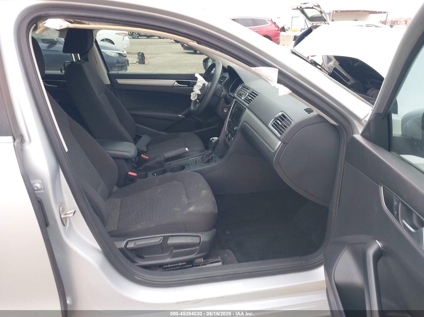 2016 VOLKSWAGEN PASSAT auction photo 5