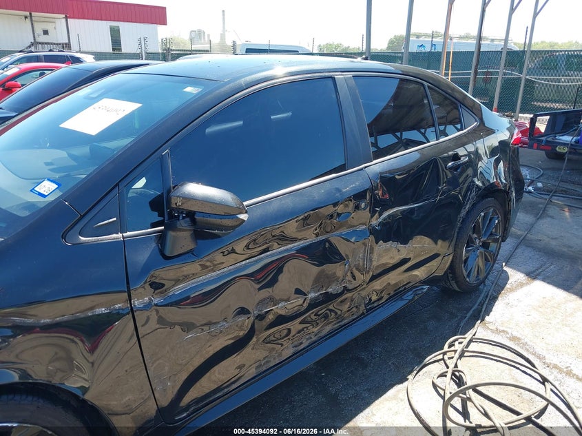 TOYOTA COROLLA - zdjęcie 17